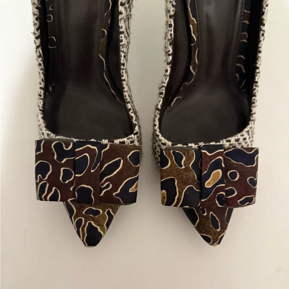Tory Burch Cleo Tweed and Silk Bow High Heel Pump Brown Navy Leopard Size 7
